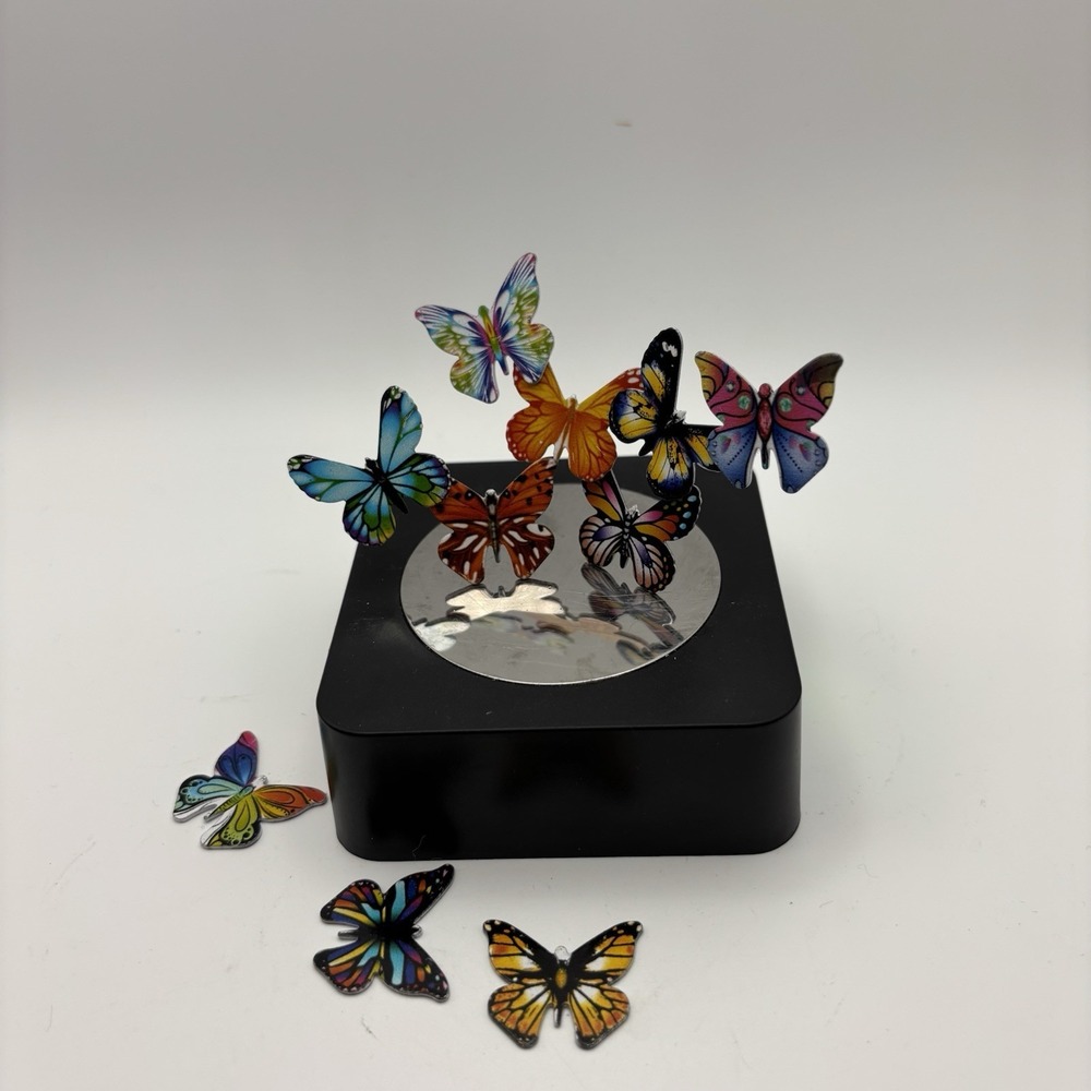 Gorgeous Colorful Butterfly Magnetic Sculpture Desk Toy‎ Stress Reliever Art